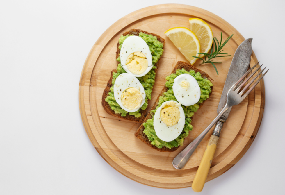 Smashed Avocado Toast with Egg | GI Foundation